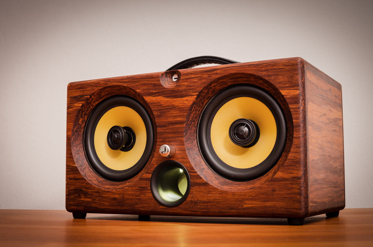Best airplay speaker 2015 review wifi bluetooth speakers aptx new latest ultimate coolest speakers available wood solid woods wooden vintage hipster audiophile tk2050 sta508 sta516 tripath amplifier guitar amplifier HD sound music high resolution Thodio