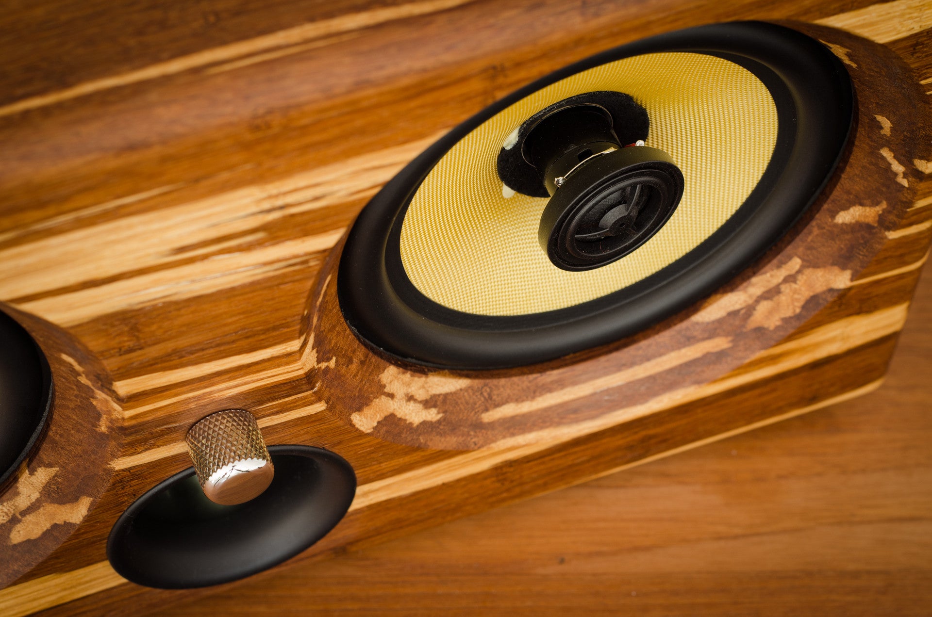 Best airplay speaker 2015 review wifi bluetooth speakers aptx new latest ultimate coolest speakers available wood solid woods wooden vintage hipster audiophile tk2050 sta508 sta516 tripath amplifier guitar amplifier HD sound music high resolution boombox