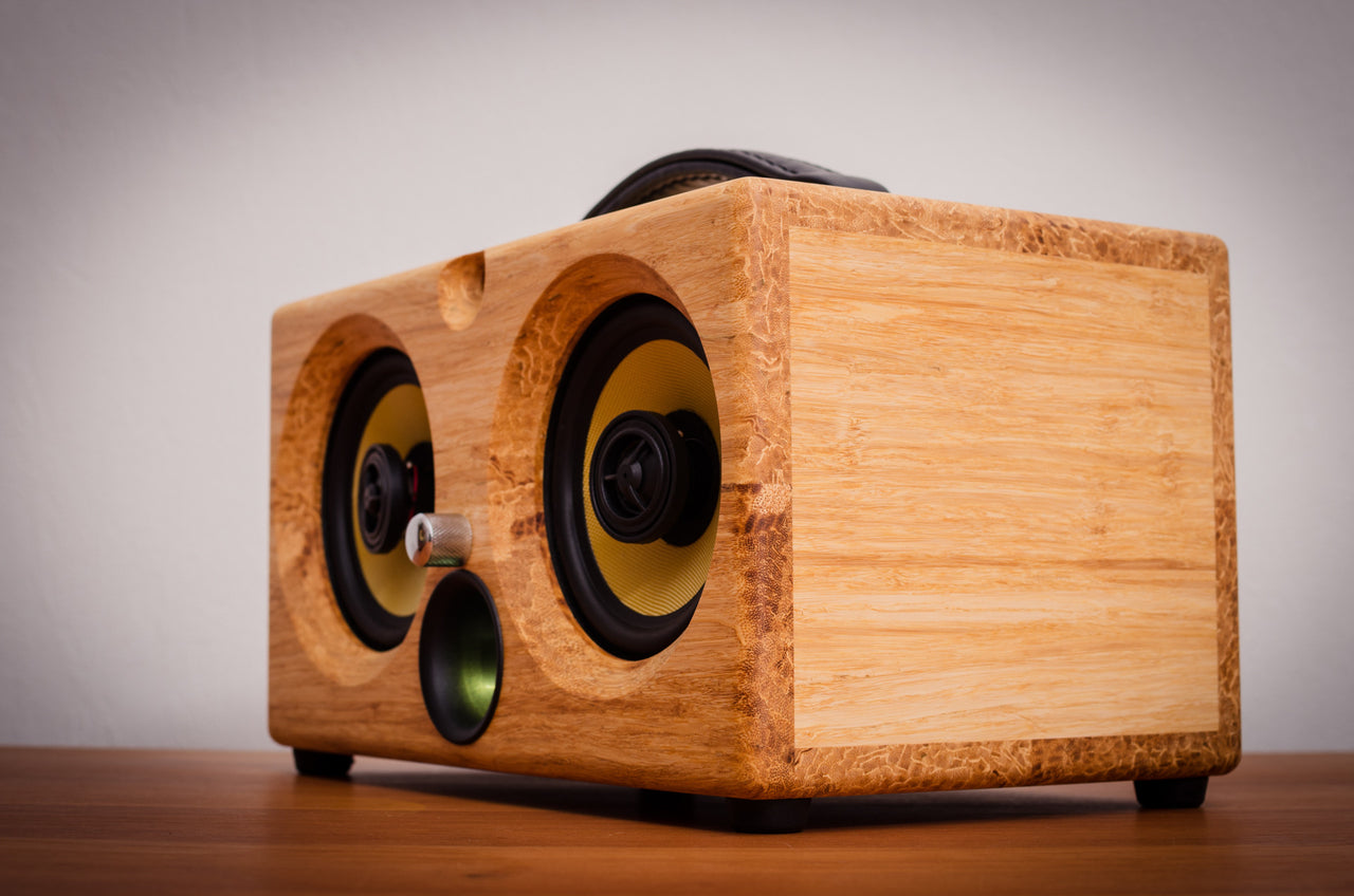 Best airplay speaker 2016 review wifi bluetooth speakers aptx new latest ultimate coolest speakers available wood solid woods wooden vintage hipster audiophile tk2050 sta508 sta516 tripath amplifier guitar amplifier HD sound music high resolution high definition Thodio 1